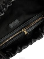 ARKET Tassen 0DXJP769 zwart verzameld leren zakje unisex - Image 4