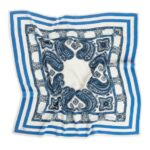 ARKET accessoires 0DXJP843 gebroken wit/blauw bedrukte zijden sjaal vrouwen