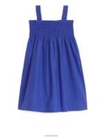 ARKET kleding 0DXJP1375 blauw gesmokte seersuckerjurk kinderen