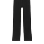 ARKET kleding 0DXJP506 zwart uitlopende naadloze riblegging vrouwen