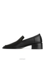 ARKET schoenen 0DXJP689 zwart Leren loafers met vierkante neus vrouwen - Image 2