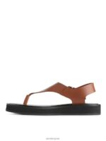 ARKET schoenen 0DXJP704 bruin dikke leren sandalen vrouwen - Image 2